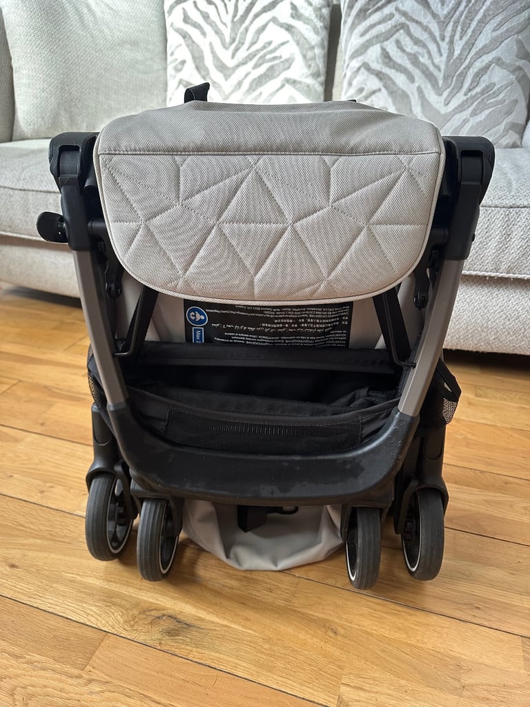 Silver Cross Clic Stroller with rain cover - Almond