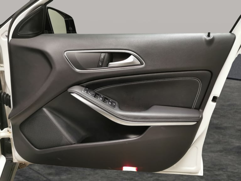 2019 Mercedes-Benz GLA 1.6 GLA180 Urban Edition SUV 5dr Petrol Manual Euro 6 (s/s) (122 ps) - BLU...