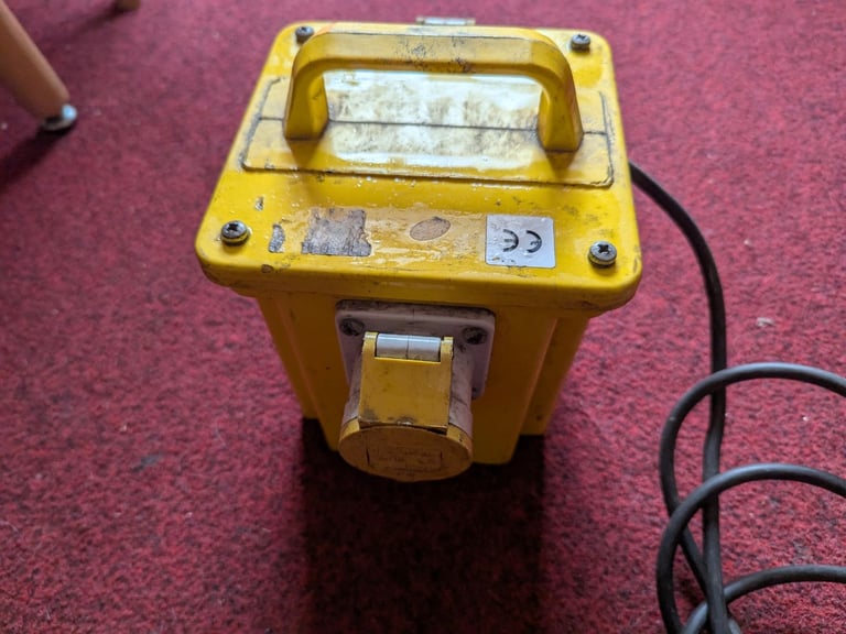 image for 110 VOLT TRANSFORMER 110V TRANSFORMER 1.5 KVA WITH 2 SOCKETS. IN FULL WORKING ORDER CAN BE SEEN WORK