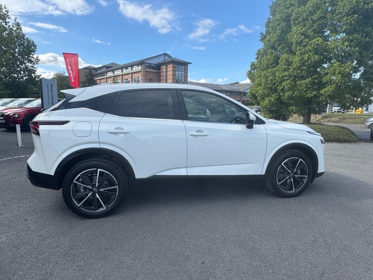 2023 Nissan Qashqai 1.3 DiG-T MH Tekna 5dr Hatchback Petrol Manual