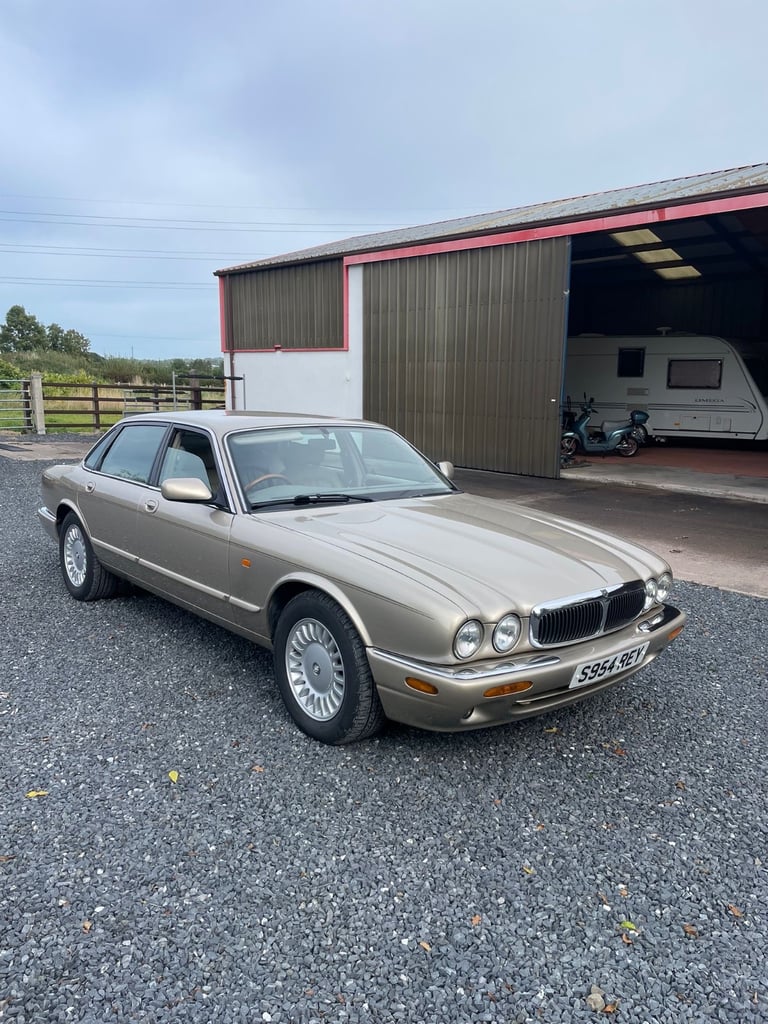 image for Jaguar, V8 XJ SERIES, Saloon, 1998, Automatic, 3248 (cc), 4 doors