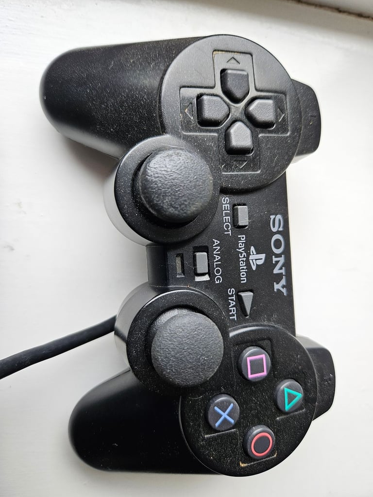 PlayStation One mini, two handsets and memory