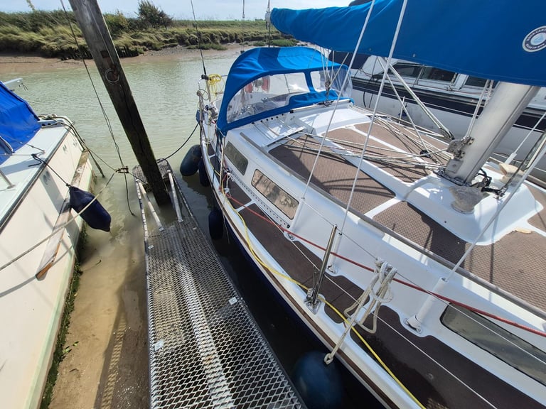 image for 27ft yacht 