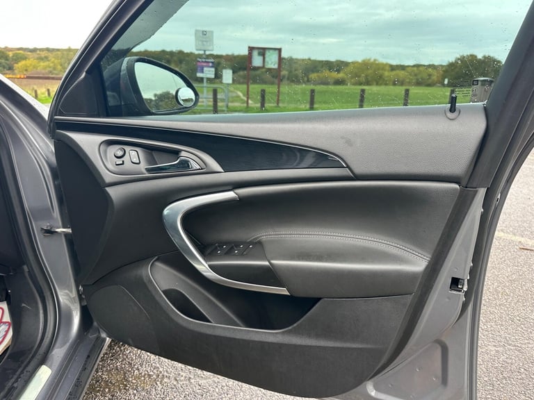 2016 Vauxhall Insignia 2.0 CDTi Elite Nav Auto Euro 6 5dr HATCHBACK Diesel Automatic