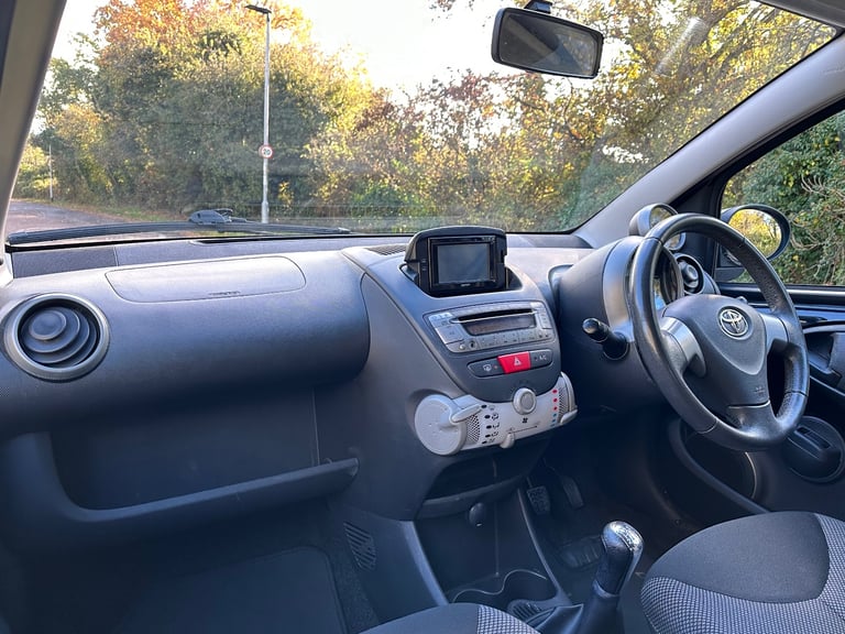 Toyota, AYGO, Hatchback, 2014, Manual, 998 (cc), 5 doors