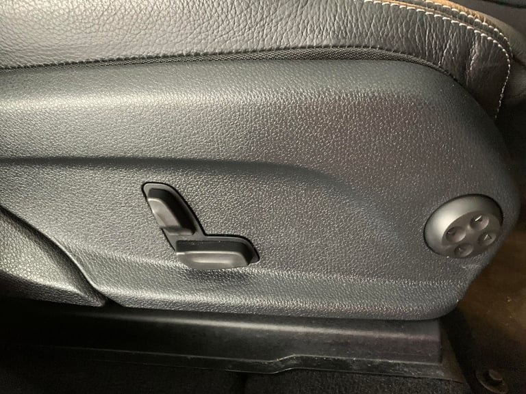 2022 Mercedes-Benz EQC EQC 400 80kWh AMG Line SUV 5dr Electric Auto 4MATIC (408 ps) - LED - REVER...