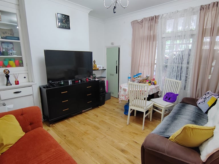 4 Bedroom terraced house to rent in lovely residential area of Dollis Hill, NW10