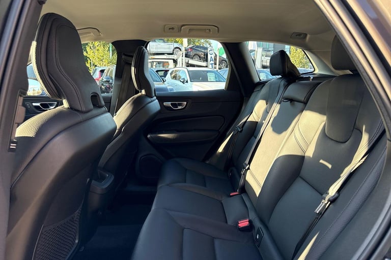 2022 Volvo XC60 2.0 B5 MHEV Core SUV 5dr Petrol Hybrid Auto AWD Euro 6 (s/s) (250 ps) ESTATE Petr...