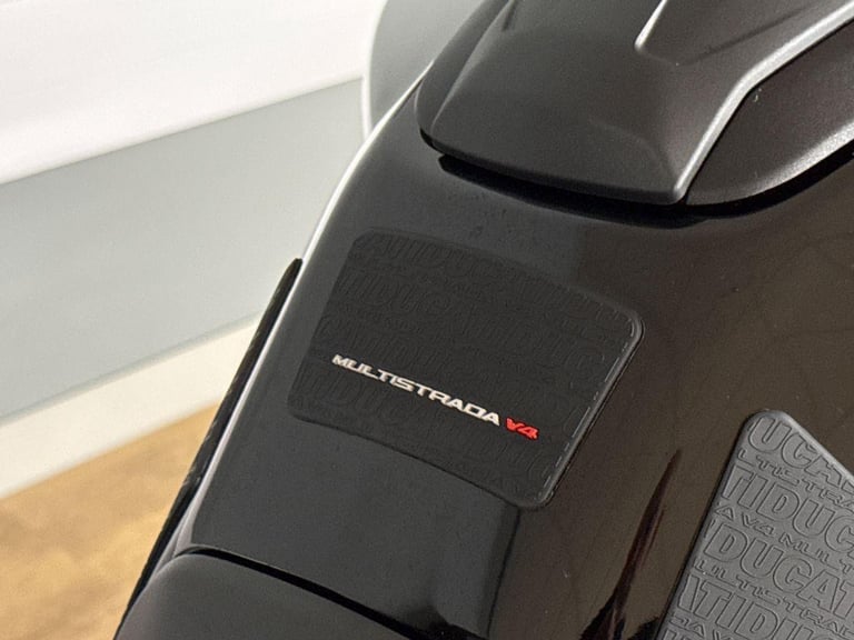 2025 Ducati Multistrada V4 S black Manual