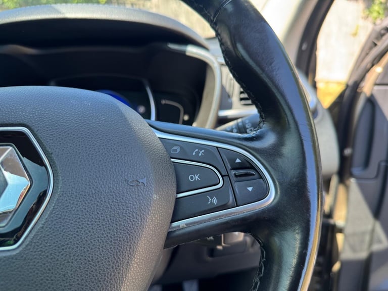 2017 Renault Kadjar 1.2 TCe Signature Nav Euro 6 (s/s) 5dr HATCHBACK Petrol Manual