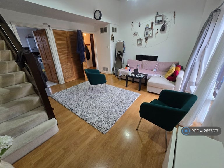 1 bedroom flat in Maiden Place, Lower Earley, Reading, RG6 (1 bed) (#2657227)