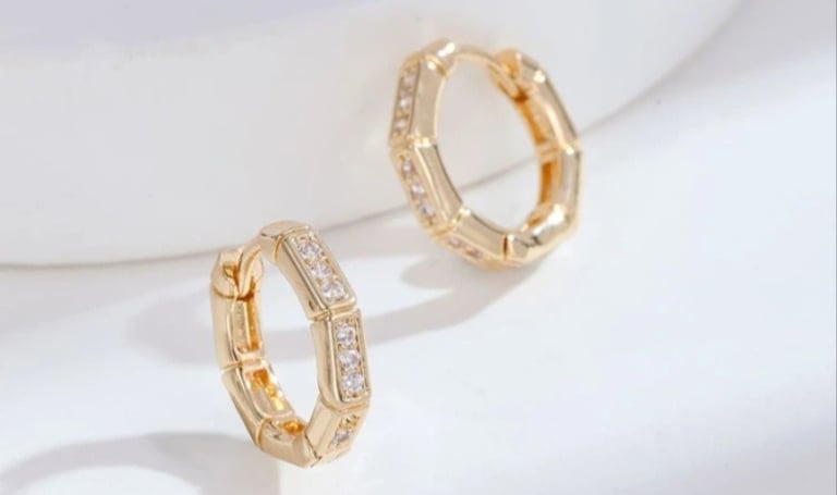 Earring gold for Sale | Men's & Women's Jewellery | Gumtree
