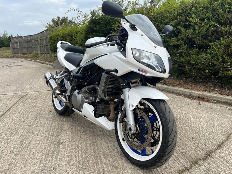 2007 57 SUZUKI SV1000S SPORTS TOURING SV 1000 SV1000 WHITE 19k MILES NEW MOT
