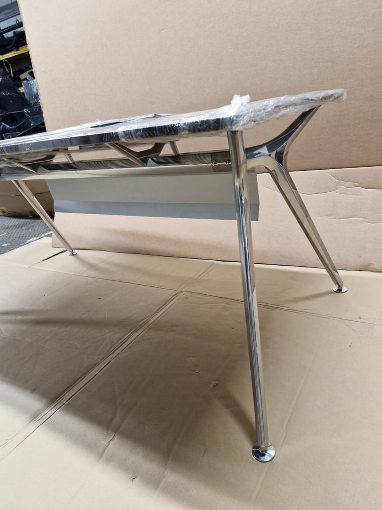 Actiu Boss design walnut executive office desk 180cm x 85cm