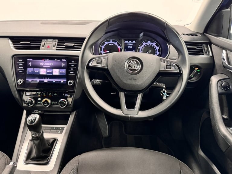 2019 Skoda Octavia 1.5 TSI GPF ACT SE TECHNOLOGY FIVE DOOR 150 BHP + PARKING SENSORS + APPLE P Ha...