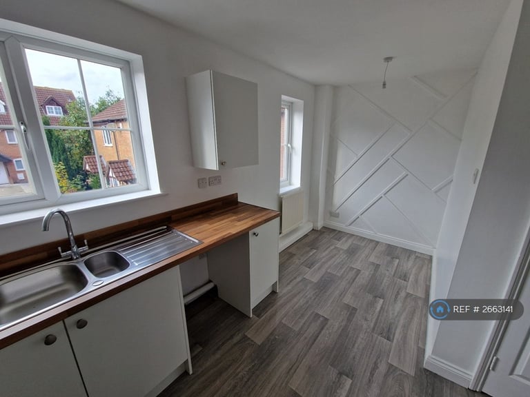 3 bedroom house in Sir Charles Square, Newport, NP10 (3 bed) (#2663141)