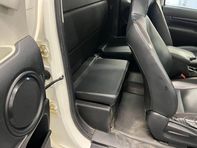 2020 Toyota Hilux 2.4 D-4D Active Extra Cab Pickup 4WD Euro 6 (s/s) 4dr Pickup Diesel Manual