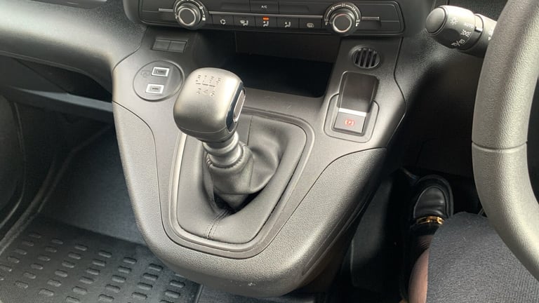 2024 Peugeot Partner 1.5 BlueHDi 950 Professional Long Panel Van 6dr Diesel Manual LWB Euro 6 (s ...