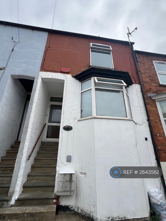 4 bedroom house in Newington Road, Northampton, NN2 (4 bed) (#2643562)