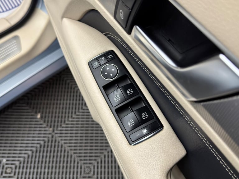 2013 Mercedes-Benz E-Class 3.0 E350d V6 BlueTEC AMG Sport Cabriolet G-Tronic+ Euro 6 (s/s) 2dr CO...
