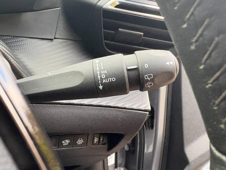 2022 Peugeot 2008 1.2 Puretech Allure Premium Suv 5dr Petrol Manual Euro 6 (s/s) (100 Ps) HATCHBA...