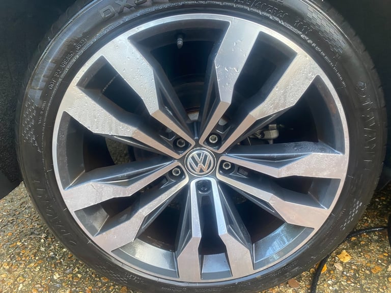2020 Volkswagen Tiguan 2.0 R LINE MANUAL  19k miles ESTATE Diesel Manual