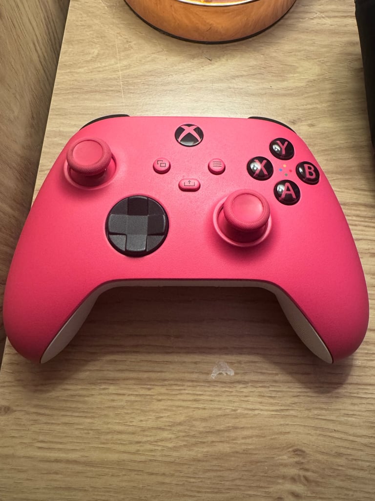 Pink Xbox controller 