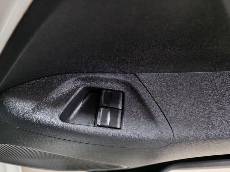 2015 Toyota AYGO 1.0 VVT-i x-pression x-wave x-shift Euro 5 5dr Euro 5 HATCHBACK Petrol Automatic