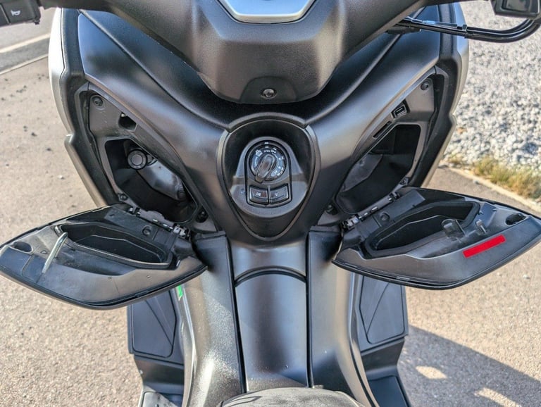 2020 YAMAHA XMAX 300