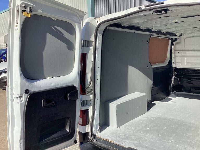 2023 Renault Trafic dCi Blue LL30 Business+ LWB L/R Euro 6 LWB Panel Van Diesel Manual