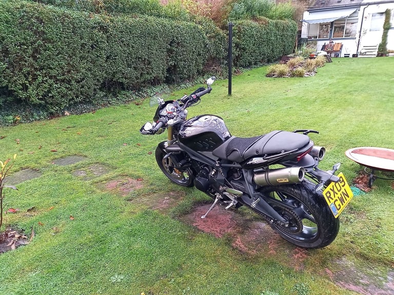 Triumph, STREET, 2009, 675 (cc)