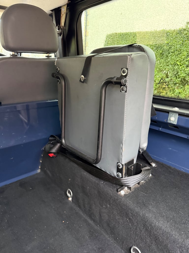 Land Rover 90 DEFENDER Hardtop 2198 (cc)