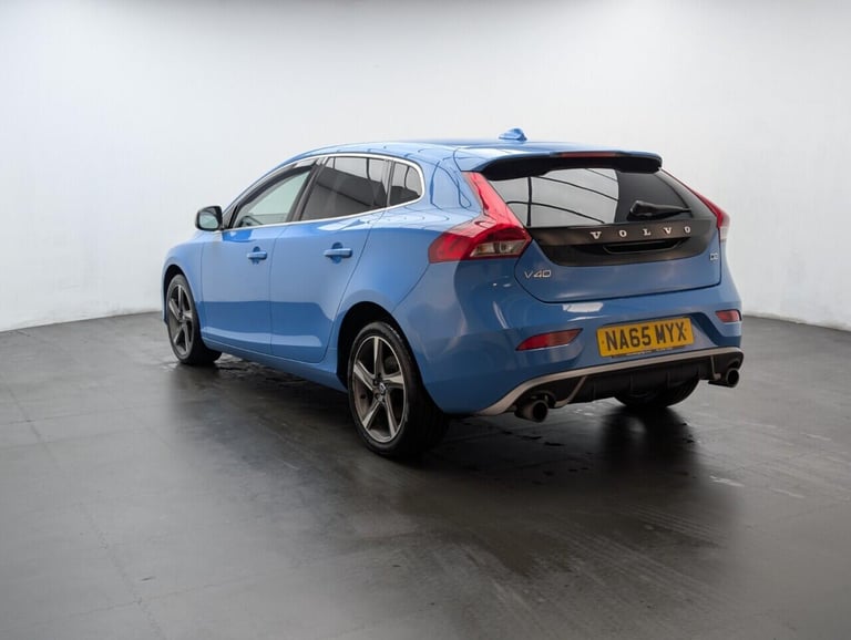 2015 Volvo V40 2.0 D2 R-Design Lux Nav Hatchback 5dr Diesel Manual Euro 6 (s/s) (120 ps) - HATCHB...