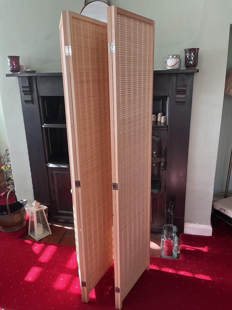 Folding room divider screen