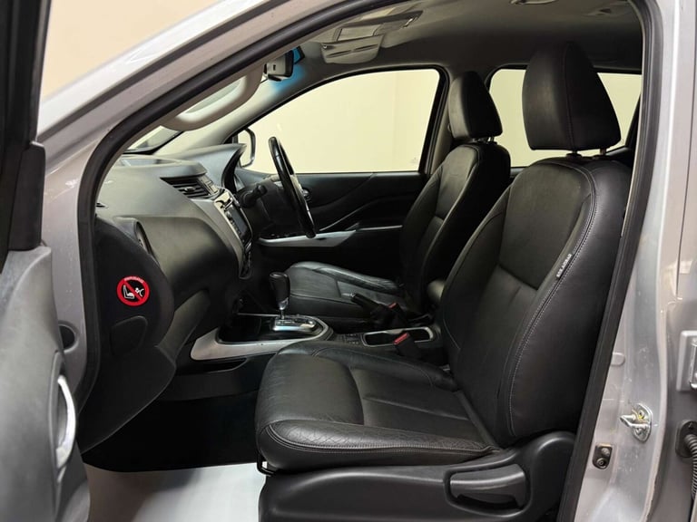 2018 Nissan Navara D/Cab Pick Up Off-Roader AT32 2.3dCi 190 4WD Auto PICK UP DIESEL Automatic