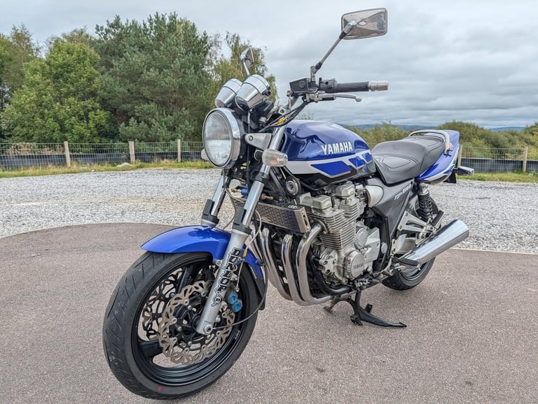 2000 YAMAHA XJR1300