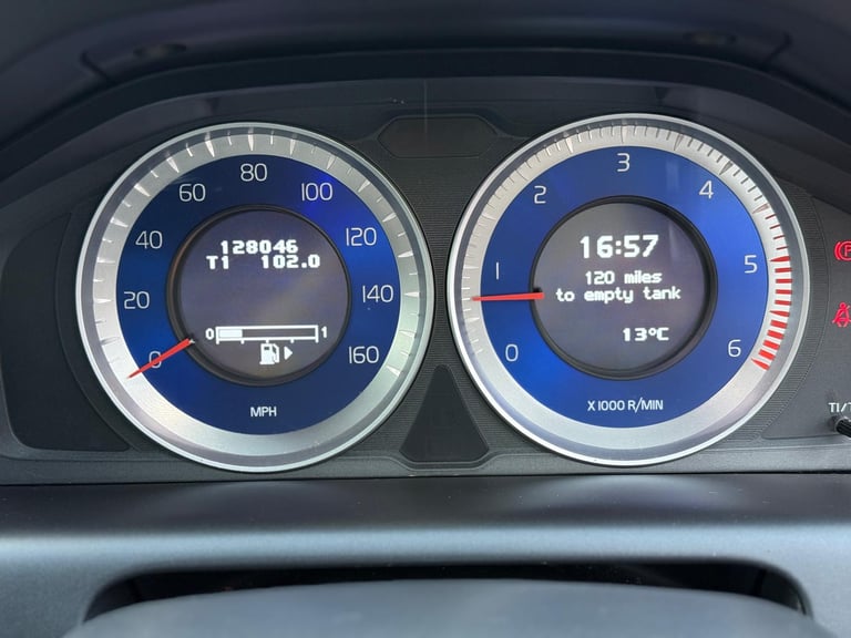 Volvo, XC60, Estate, 2012, Manual, 1984 (cc), 5 doors