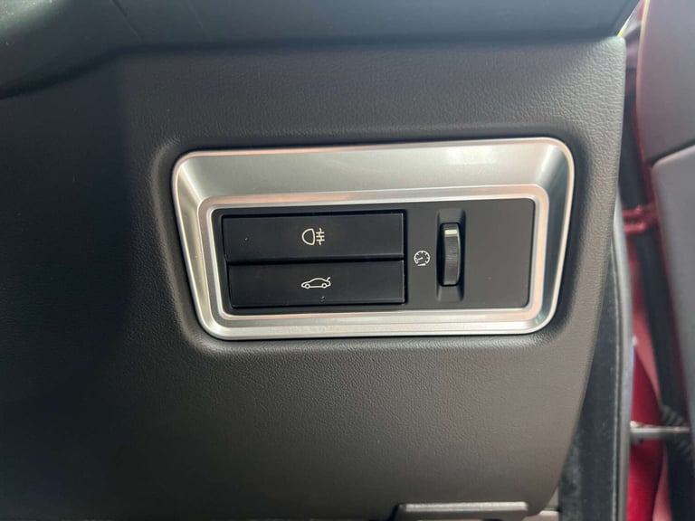 2013 Jaguar XF 2.2 XF Premium Luxury D Auto 4dr Saloon Diesel Automatic