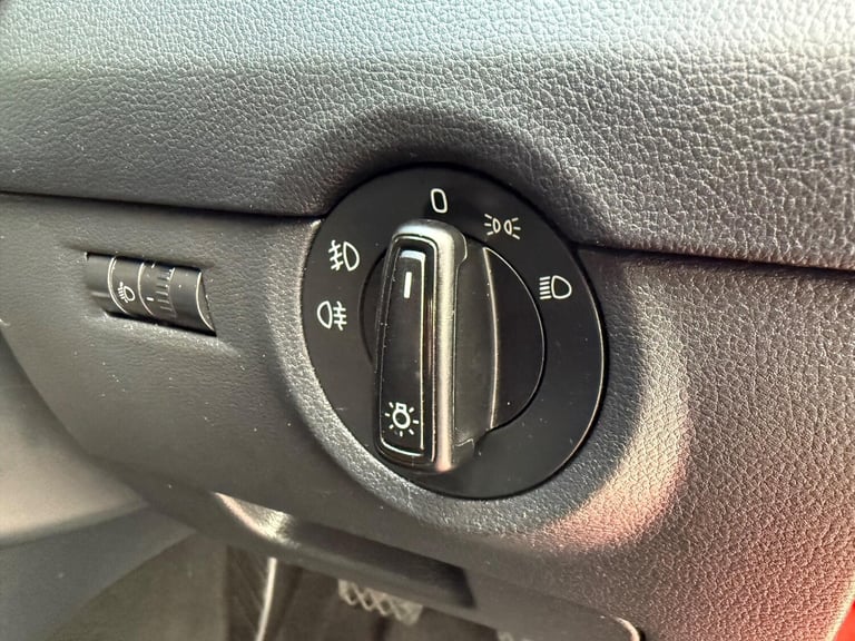 2016 Skoda Octavia 1.6 TDI SE DSG Euro 6 (s/s) 5dr HATCHBACK Diesel Automatic