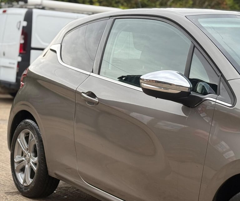2015 Peugeot 208 1.2 VTi PureTech Allure Euro 5 3dr Petrol