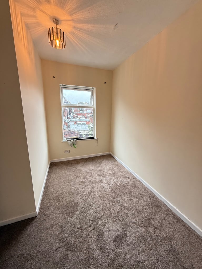 TO LET – IMMACULATE 2 BED TERRACE HOME in ABBEY HEY GORTON, MANCHESTER, (M18 Area)