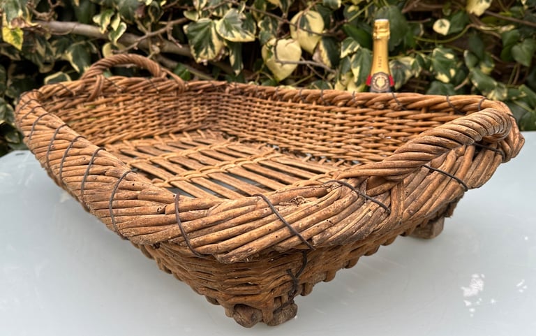 ANTIQUE FRENCH GRAPE HARVESTING BASKET, CHAMPAGNE PANIER DE VENDANGES, 87x57cm, 1900s - WILL POST!