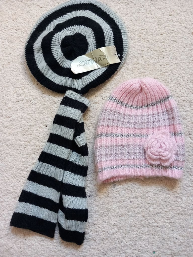 New Scarf with Beret with long fingerless gloves and hat set. Both for £3.  