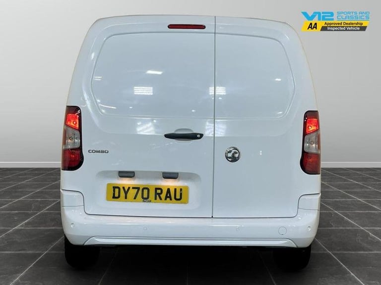 2020 Vauxhall Combo 2300 1.5 Turbo D 100ps H1 Sportive Van PANEL VAN DIESEL Manual