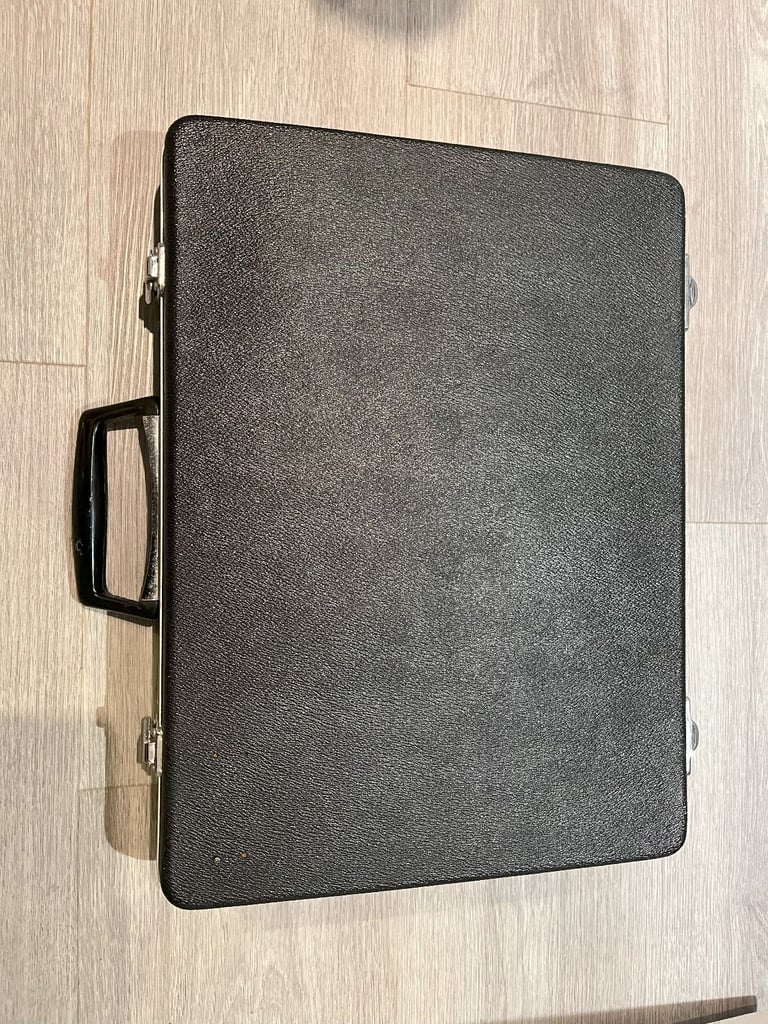 Vintage Set of 4 Aulos Recorders in hard carrying case with plush lining
