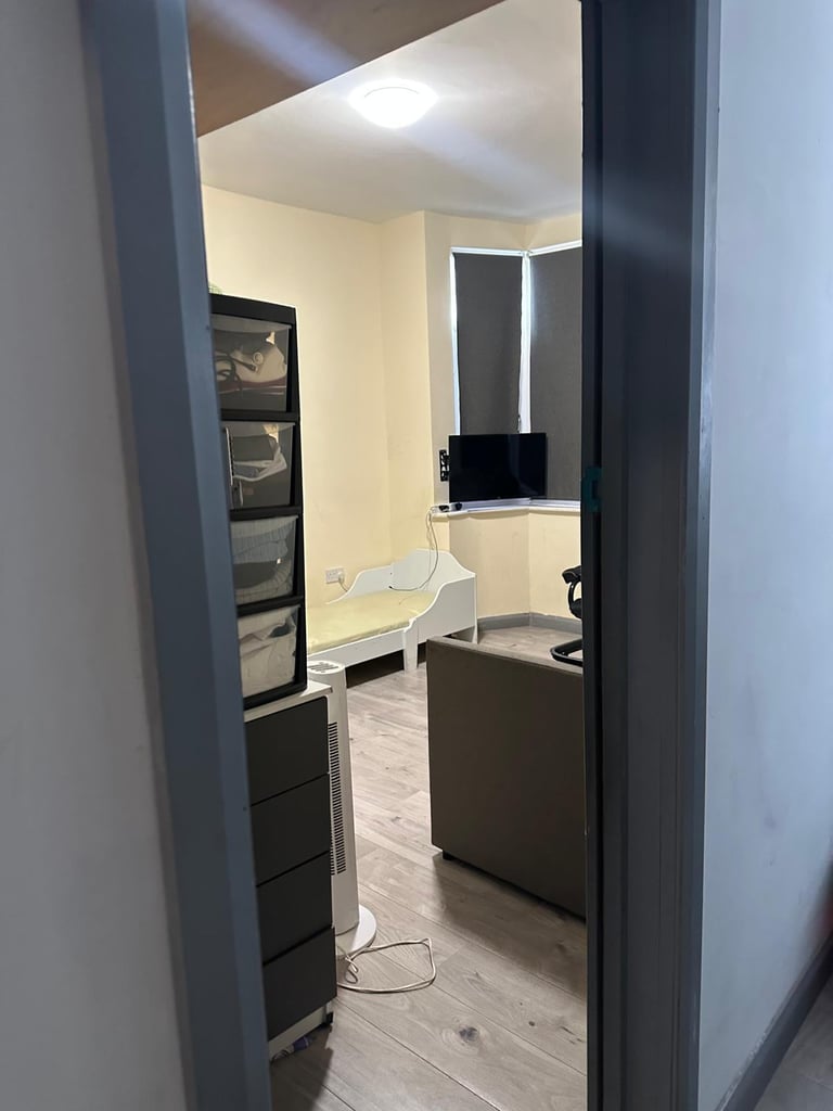 Studio Flat in Pinner Road Harrow HA1 4EX 