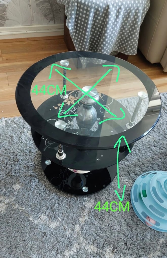 Circle flower print side table