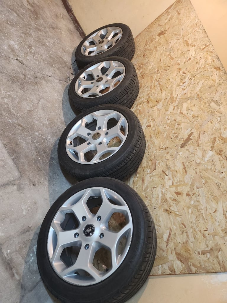 Ford transit ST Alloys with very good tryes 