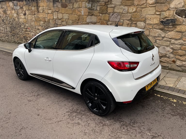 2016 (66) Renault Clio 1.5 dci Dynamique Nav S. 5 Door Diesel. FSH. Excellent Condition.
