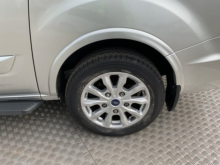 2021 Ford Tourneo Custom 320 EcoBlue Titanium 8 Seat Minibus Diesel Manual